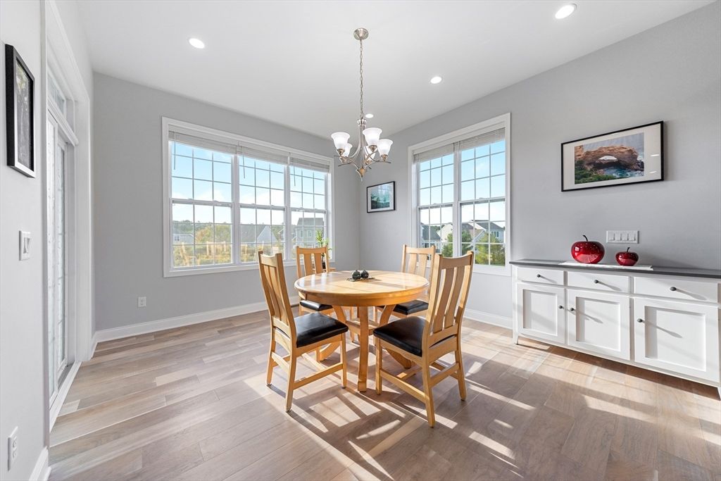 Chandelier, Dining room, Interior, Recessed Lighting, Wood Texture Flooring
