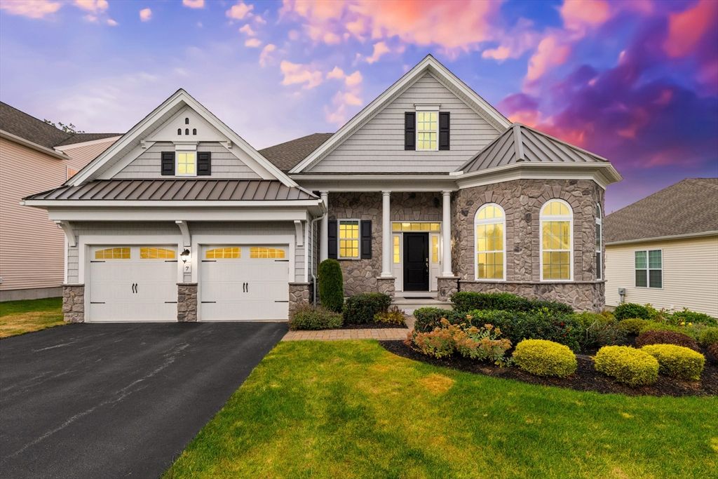 Attached, Exterior, Facade, Farmhouse