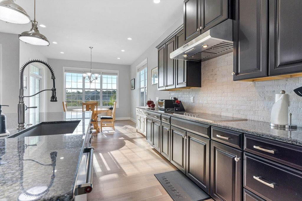 Chandelier, Dining room, Interior, Kitchen, Pendant Lights, Recessed Lighting, Wood Texture Flooring