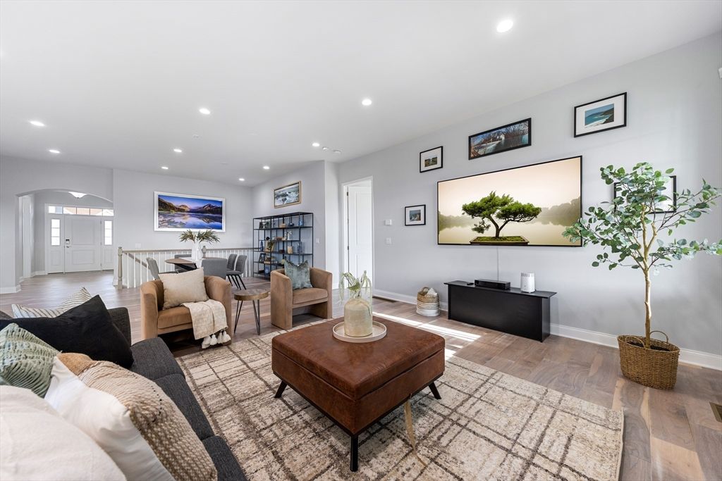 Interior, Living room, Recessed Lighting, Wood Texture Flooring