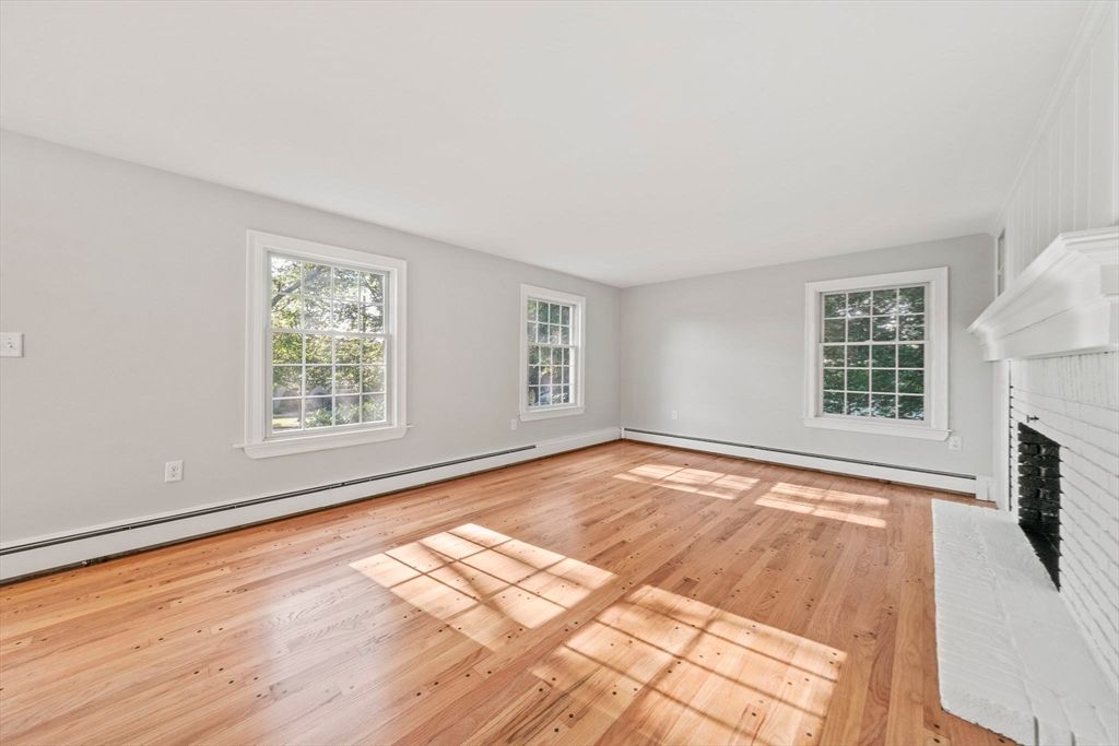 Empty room, Fireplace, Interior, Wood Texture Flooring