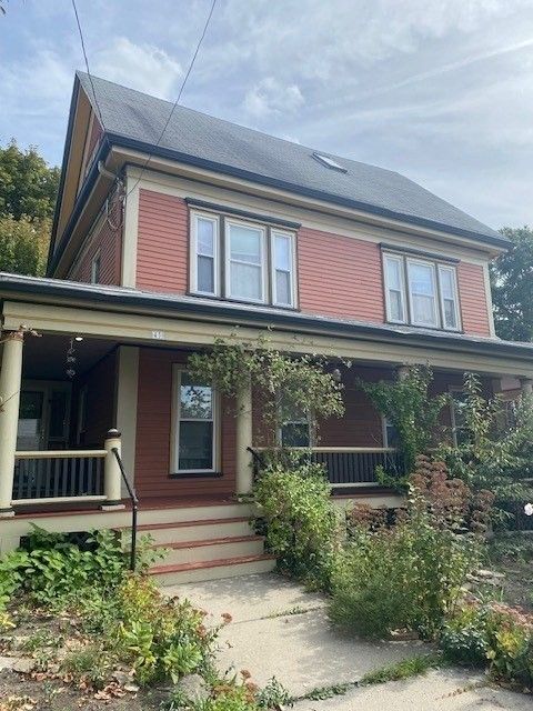 Exterior, Facade, Queen Anne Victorian