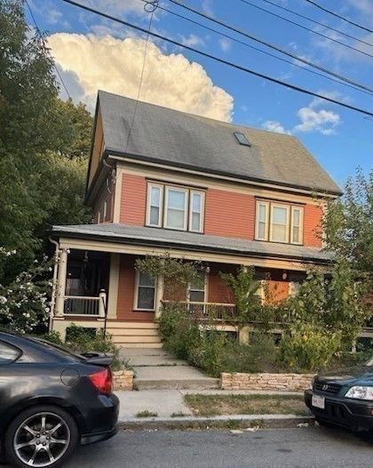 Exterior, Facade, American Foursquare