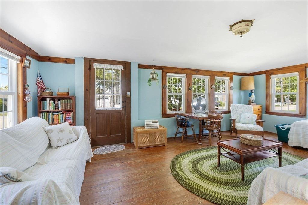 Dining room, Interior, Living room, Wood Texture Flooring