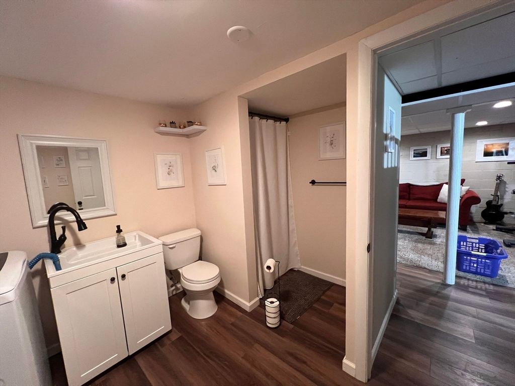 Bathroom, Interior, Recessed Lighting, Wood Texture Flooring