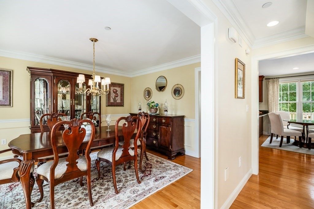Chandelier, Dining room, Interior, Recessed Lighting, Wood Texture Flooring