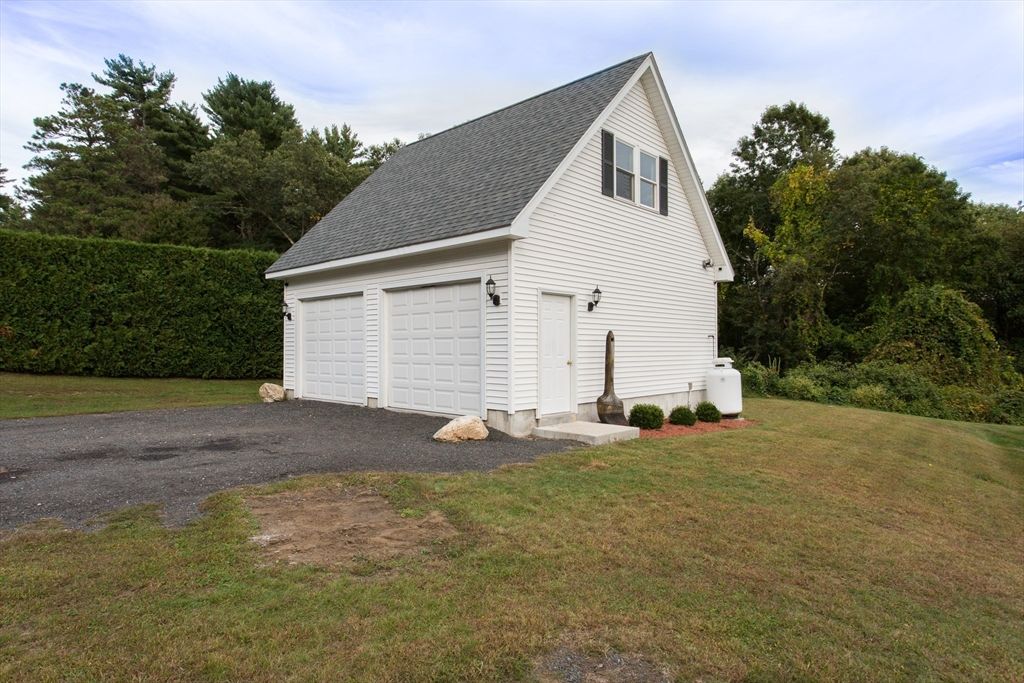 Detached Garage, Exterior