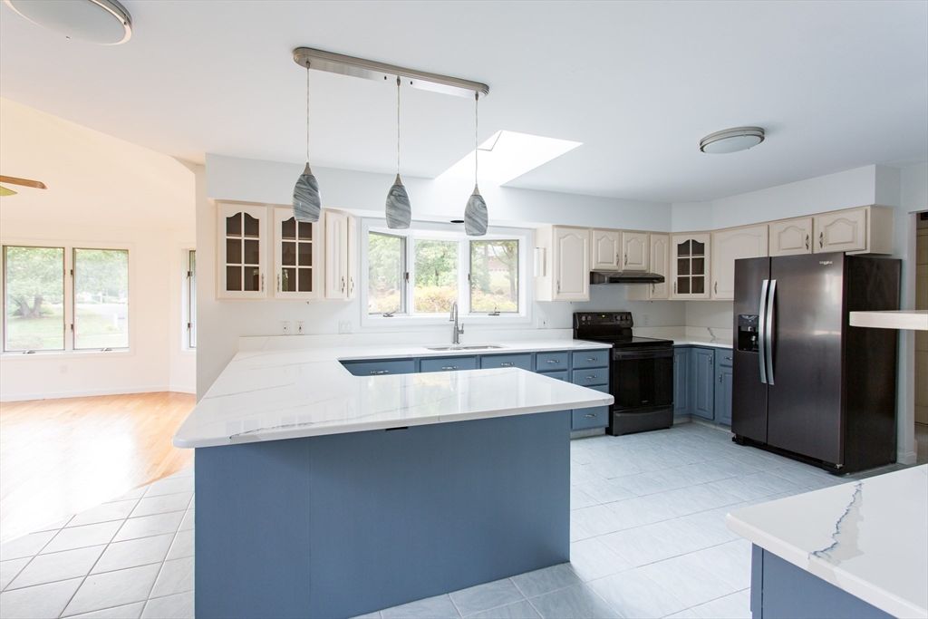 Interior, Kitchen, Pendant Lights, Wood Texture Flooring