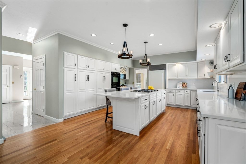 Interior, Kitchen, Pendant Lights, Recessed Lighting, Wood Texture Flooring