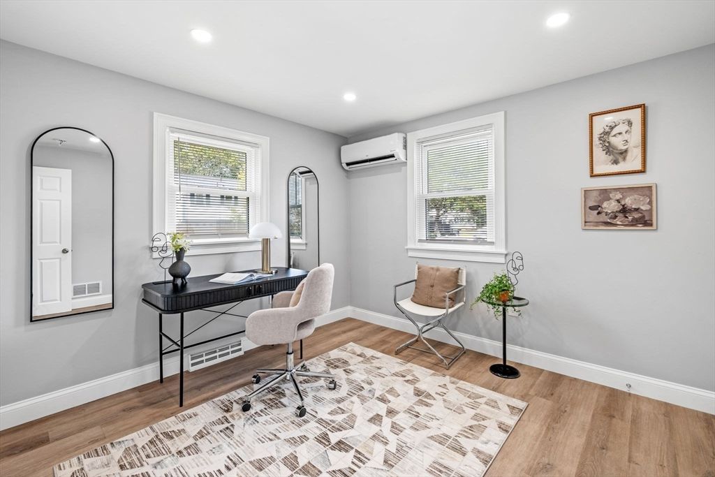 Home Office, Interior, Recessed Lighting, Wood Texture Flooring