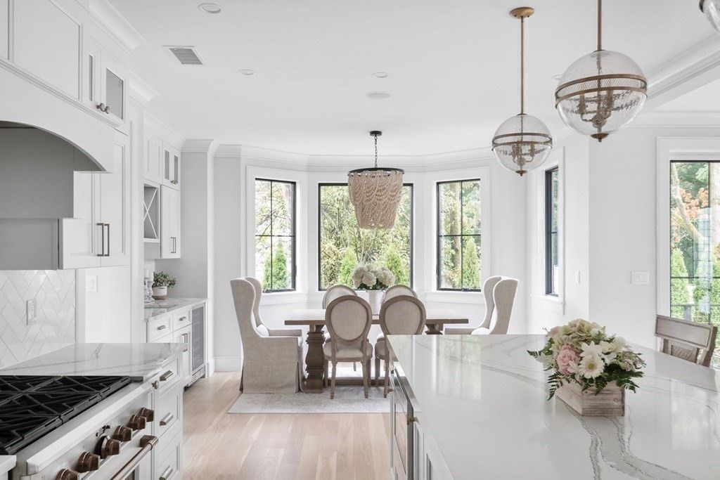 Dining room, Interior, Kitchen, Pendant Lights, Recessed Lighting, Wood Texture Flooring