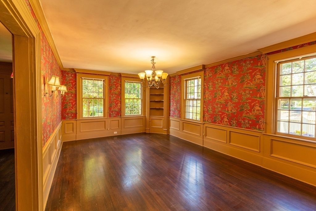 Chandelier, Empty room, Interior, Wood Texture Flooring