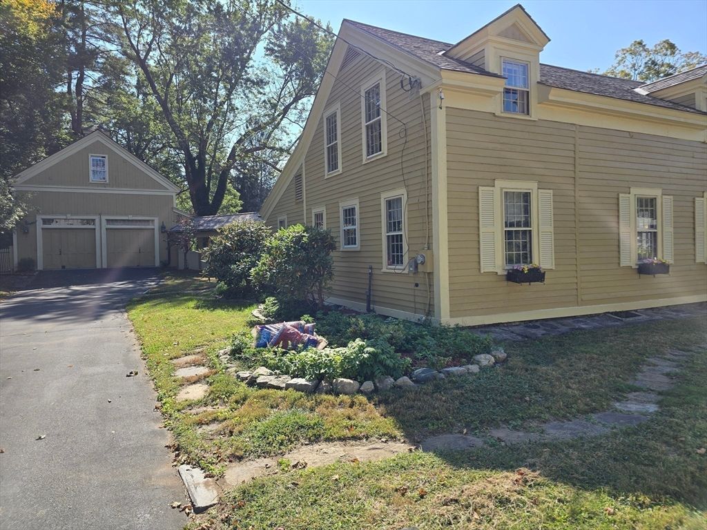 Detached Garage, Exterior