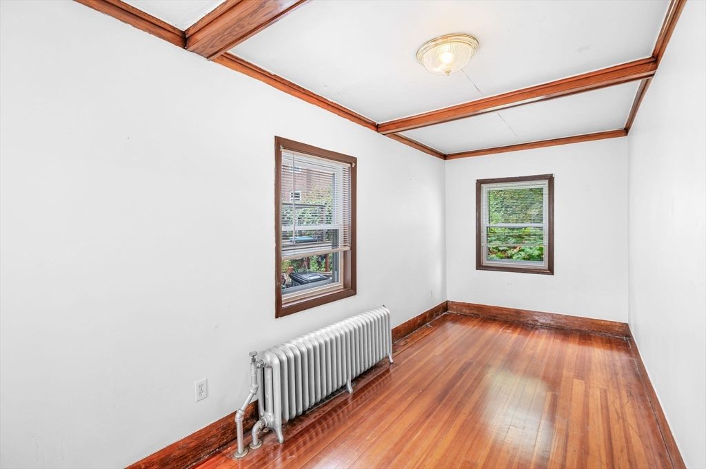 Empty room, Interior, Wooden Beams, Wood Texture Flooring