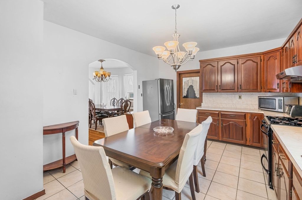Chandelier, Dining room, Interior, Kitchen
