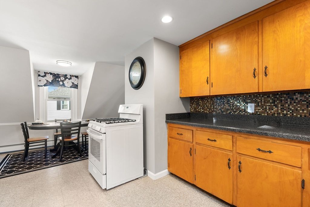 Dining room, Interior, Recessed Lighting, Washer