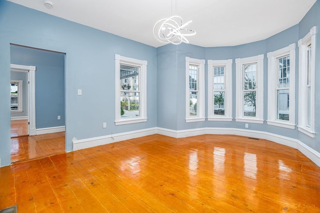 Empty room, Interior, Pendant Lights, Wood Texture Flooring