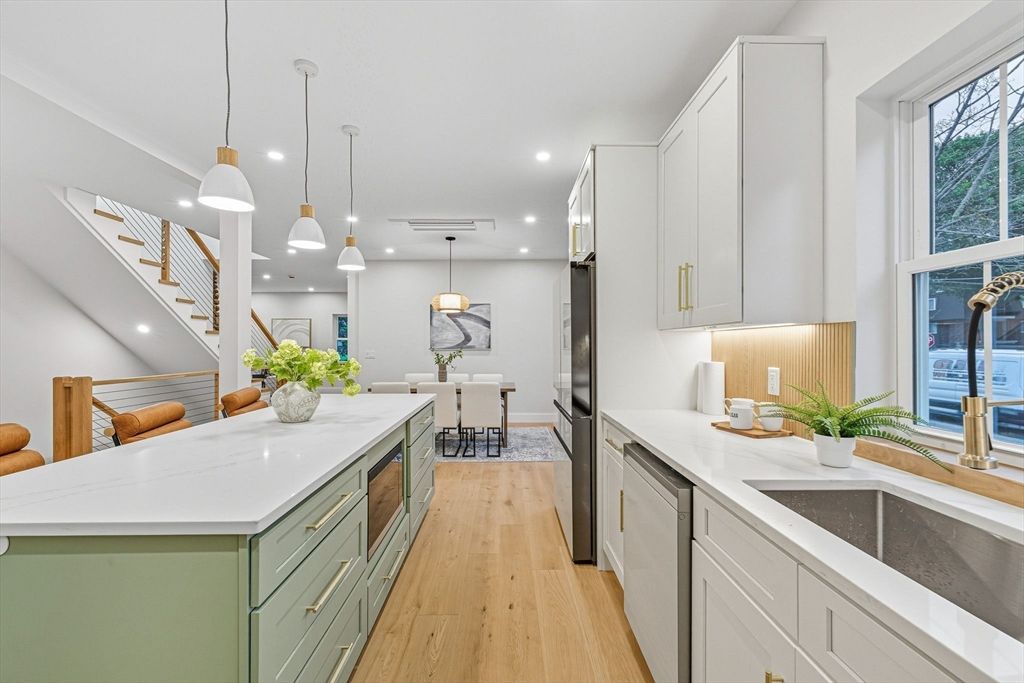 Dining room, Interior, Kitchen, Pendant Lights, Recessed Lighting, Wood Texture Flooring