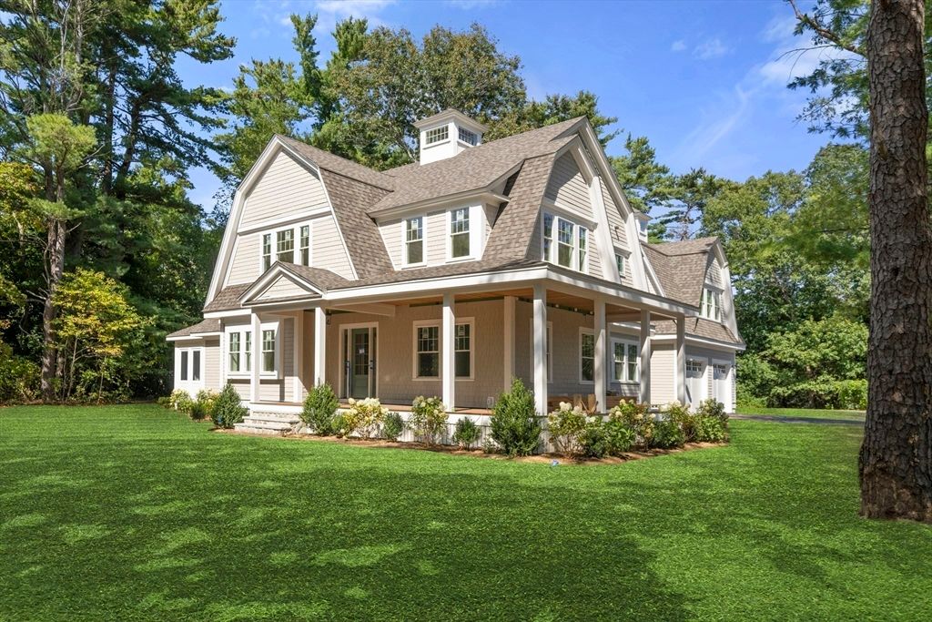 Exterior, Facade, Cape Cod