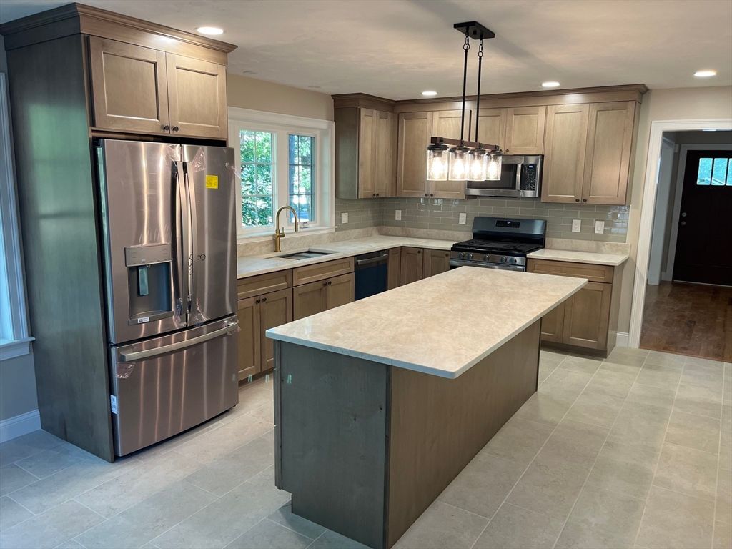 Interior, Kitchen, Pendant Lights, Recessed Lighting, Stainless Steel Appliances