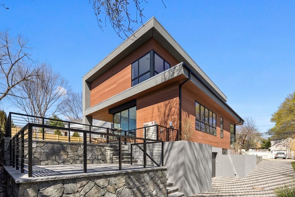 Exterior, Facade, Modern