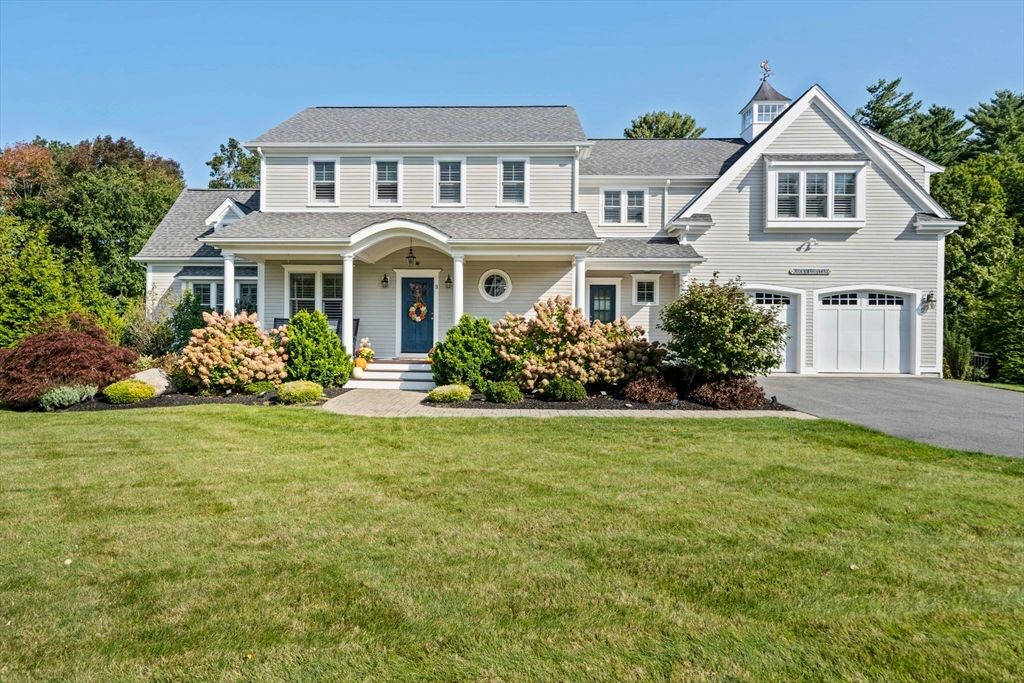 Attached, Exterior, Facade, Farmhouse