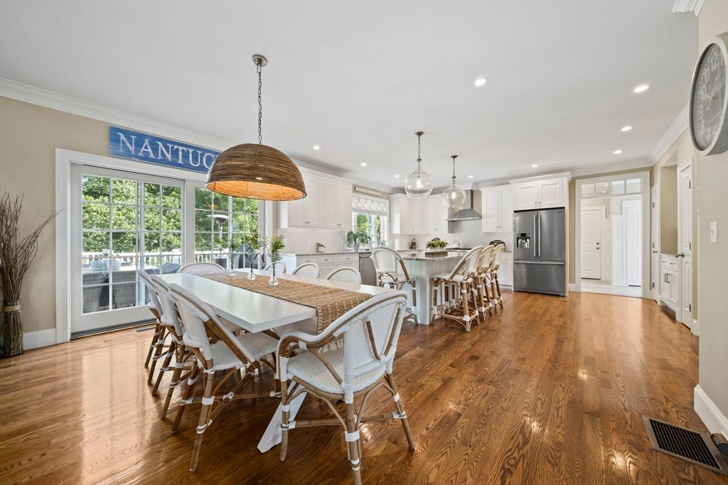 Dining room, Interior, Kitchen, Pendant Lights, Recessed Lighting, Stainless Steel Appliances, Wood Texture Flooring