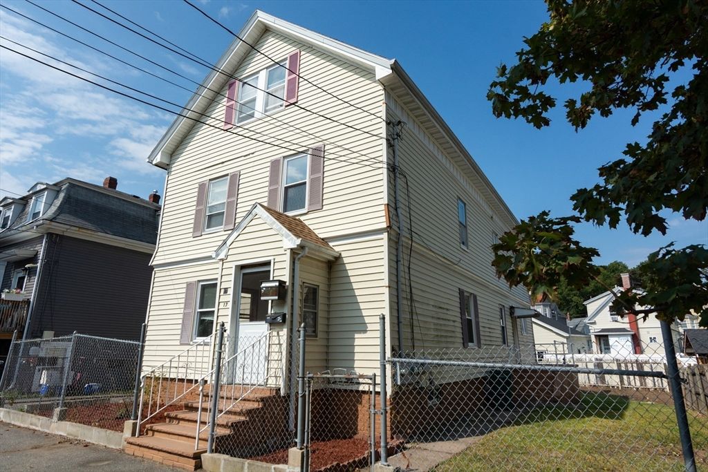 Exterior, Facade, Queen Anne Victorian