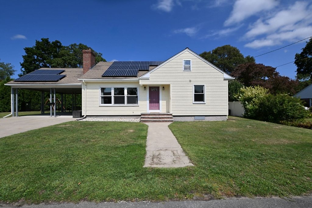 Backyard, Exterior, Facade, Solar Panels, Ranch