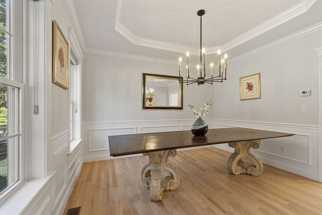 Interior, Pendant Lights, Wood Texture Flooring