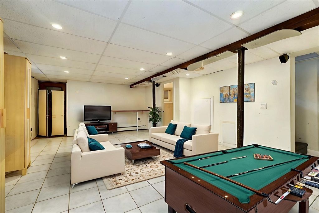 Billiard Table, Game Room, Interior, Living room, Recessed Lighting