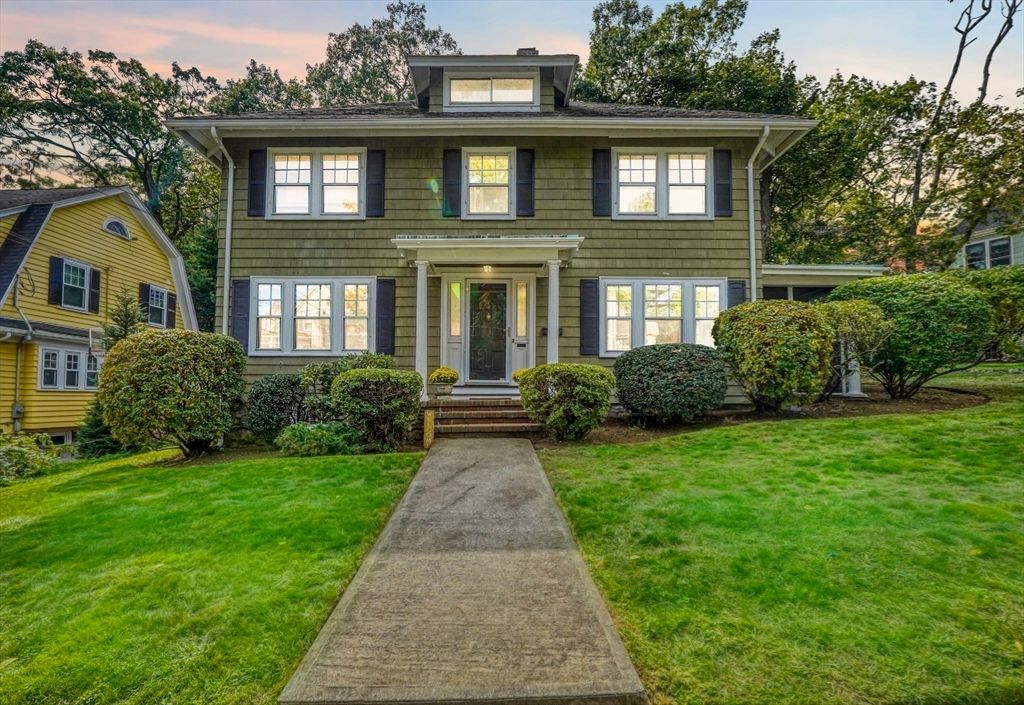 Exterior, Facade, Georgian