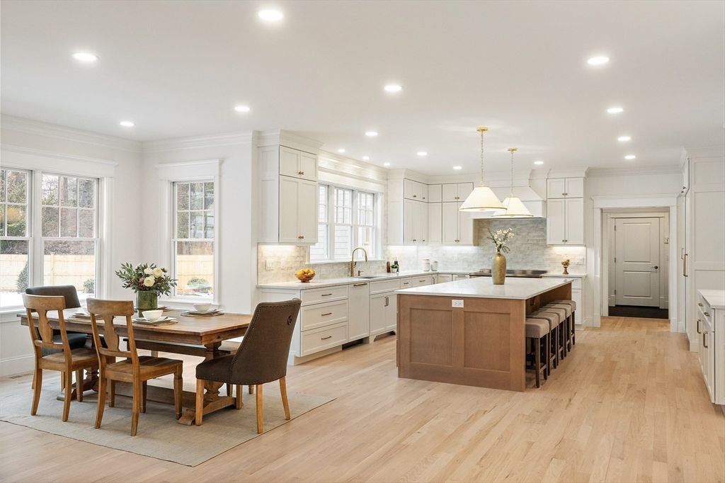 Dining room, Interior, Kitchen, Pendant Lights, Recessed Lighting, Wood Texture Flooring