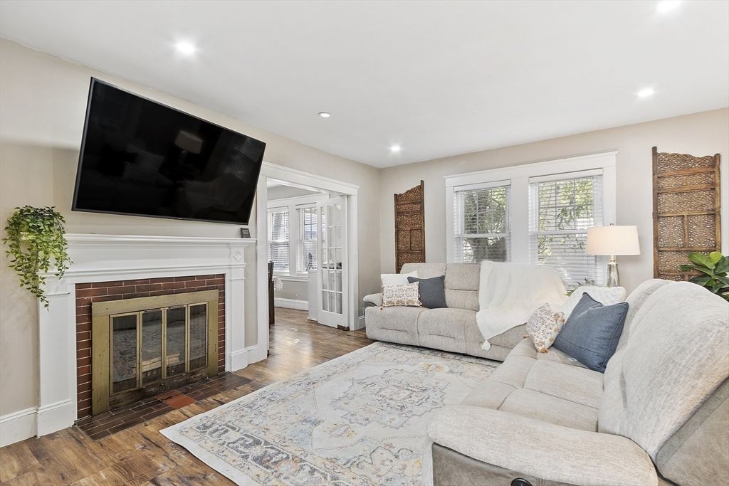 Fireplace, Interior, Living room, Recessed Lighting, Wood Texture Flooring