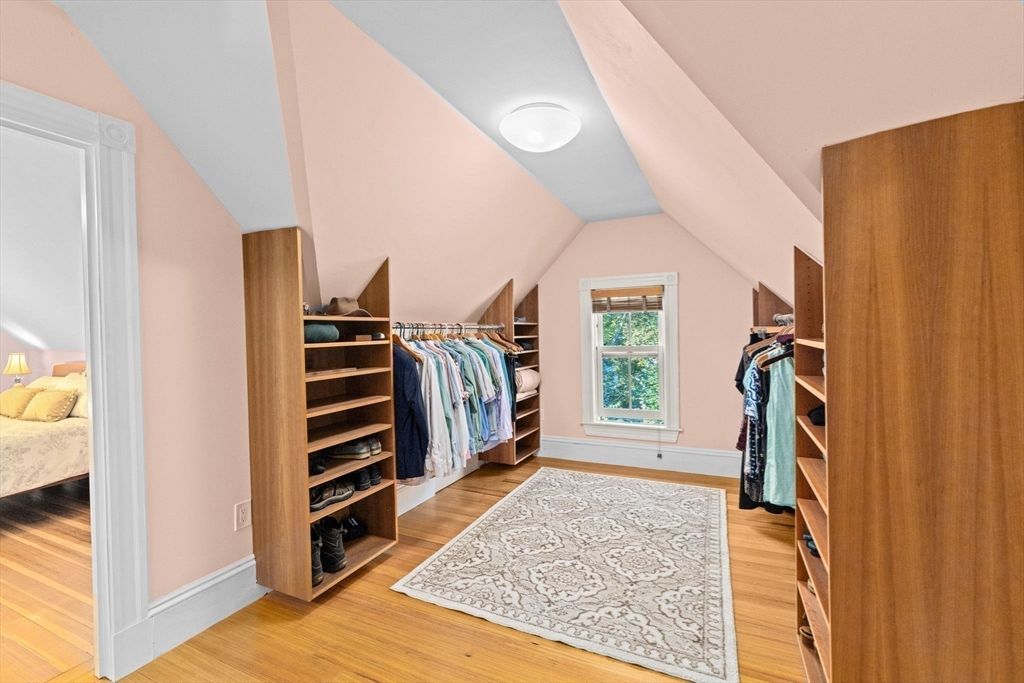 Interior, Walk-in Closets, Wood Texture Flooring