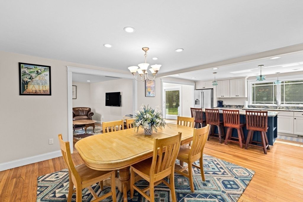 Chandelier, Dining room, Interior, Kitchen, Recessed Lighting, Wood Texture Flooring