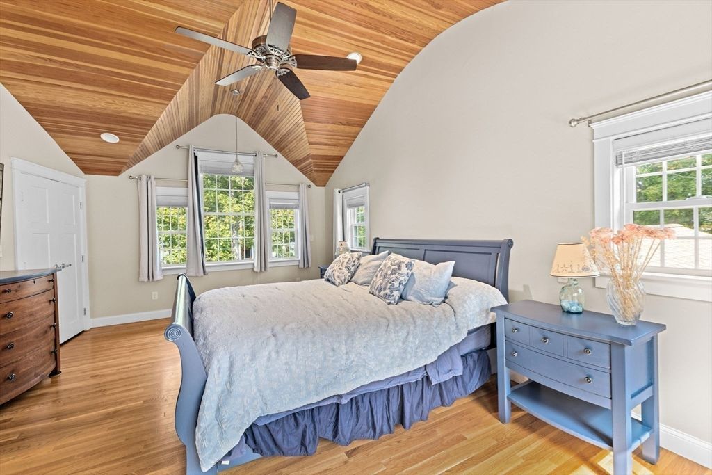 Bedroom, Interior, Recessed Lighting, Wooden Ceilings, Wood Texture Flooring