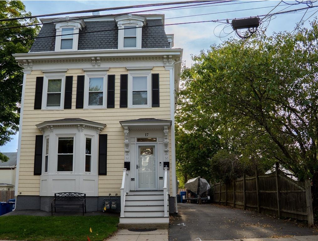 Exterior, Facade, Georgian