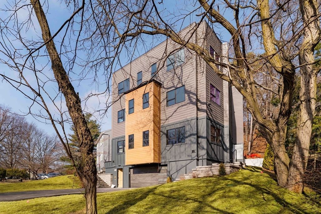 Exterior, Facade, Rowhouse