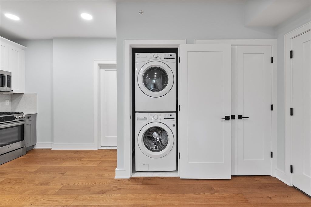 Interior, Recessed Lighting, Utility Closets, Washer, Wood Texture Flooring