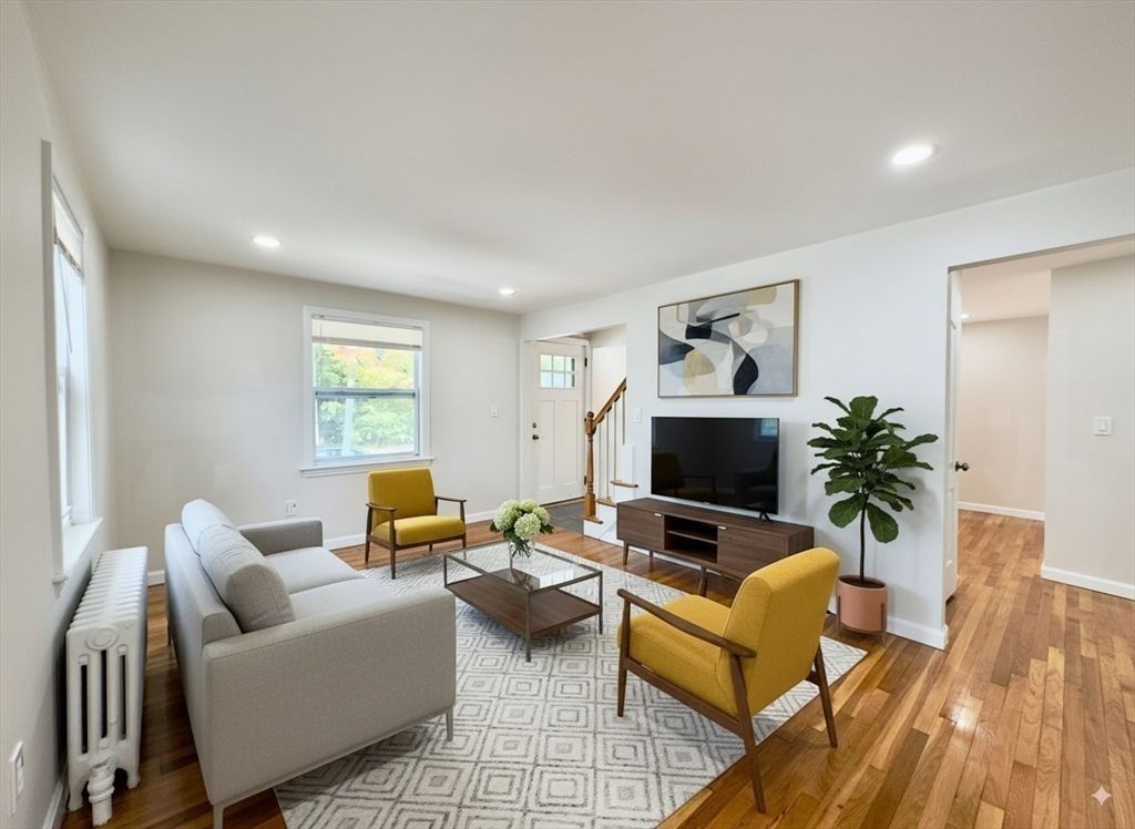 Interior, Living room, Recessed Lighting, Wood Texture Flooring
