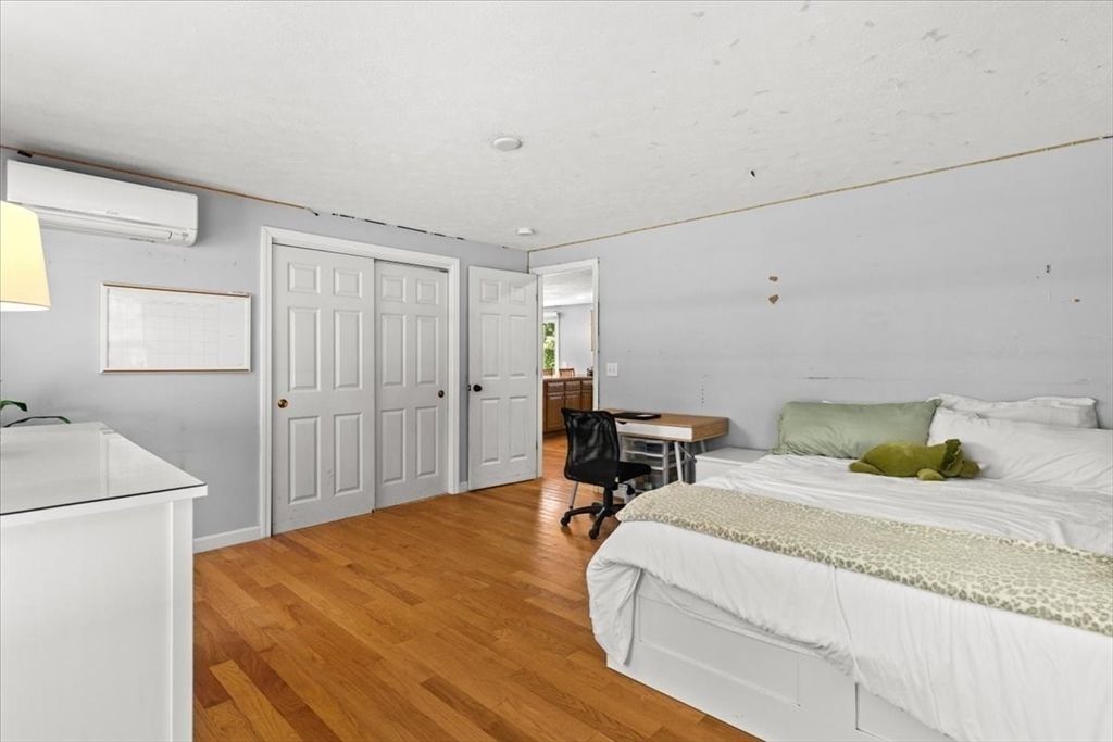 Bedroom, Home Office, Interior, Recessed Lighting, Wood Texture Flooring