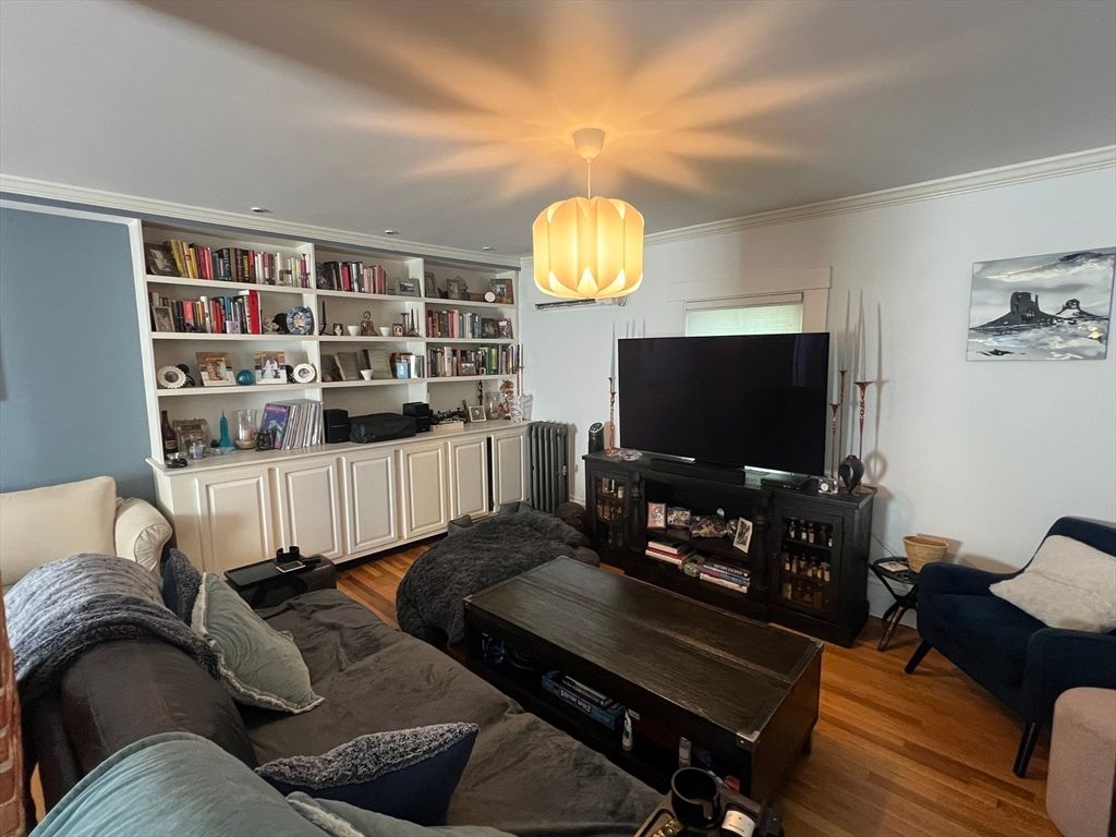 Interior, Living room, Pendant Lights, Wood Texture Flooring