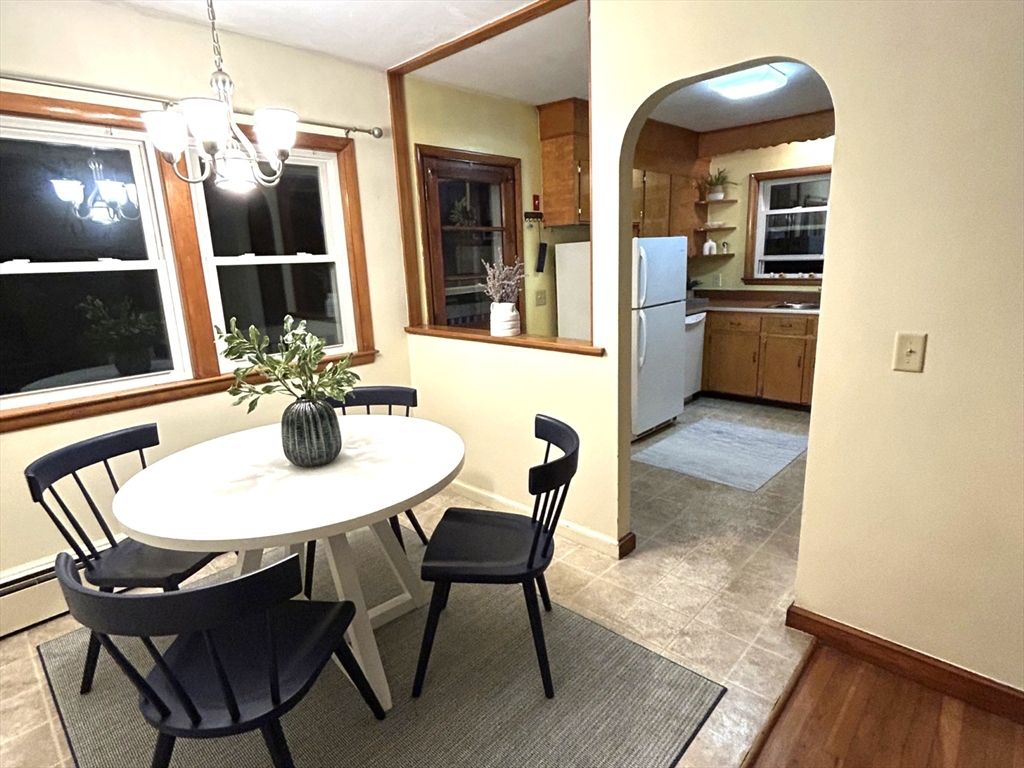 Chandelier, Dining room, Interior, Kitchen, Wood Texture Flooring