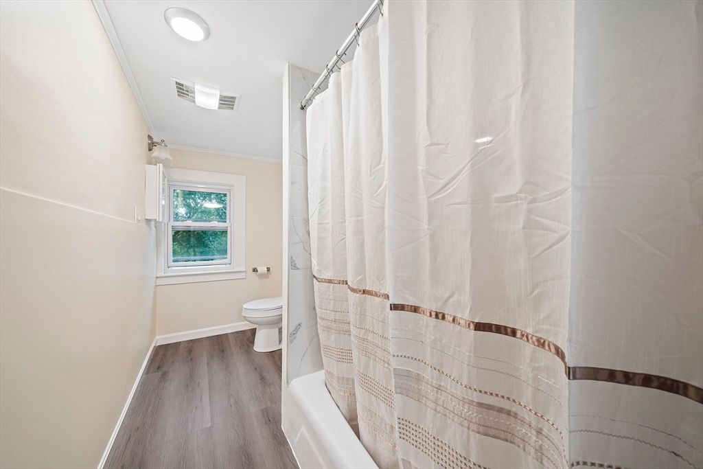 Bathroom, Interior, Recessed Lighting, Wood Texture Flooring