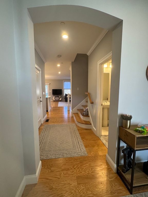 Interior, Recessed Lighting, Wood Texture Flooring