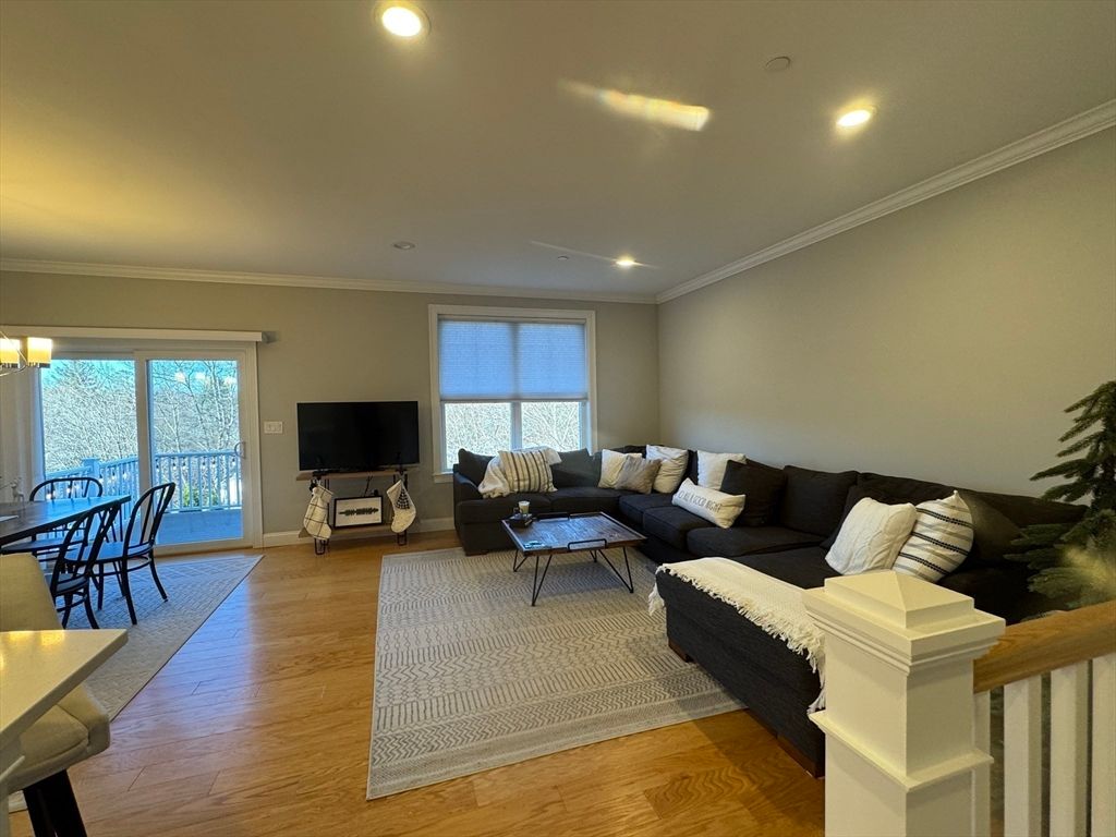 Dining room, Interior, Living room, Recessed Lighting, Wood Texture Flooring