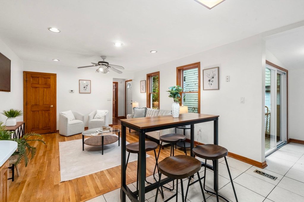 Dining room, Interior, Living room, Recessed Lighting, Wood Texture Flooring