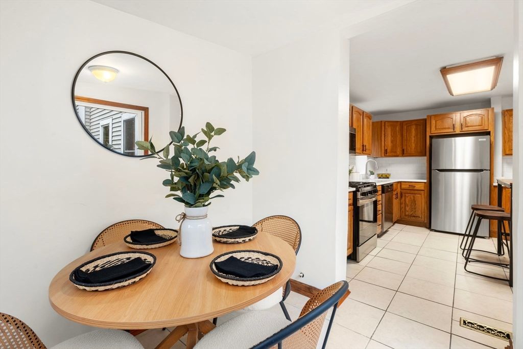 Dining room, Interior, Kitchen, Stainless Steel Appliances