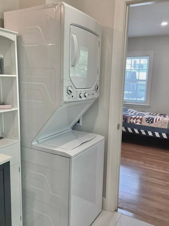 Interior, Recessed Lighting, Utility Closets, Washer, Wood Texture Flooring